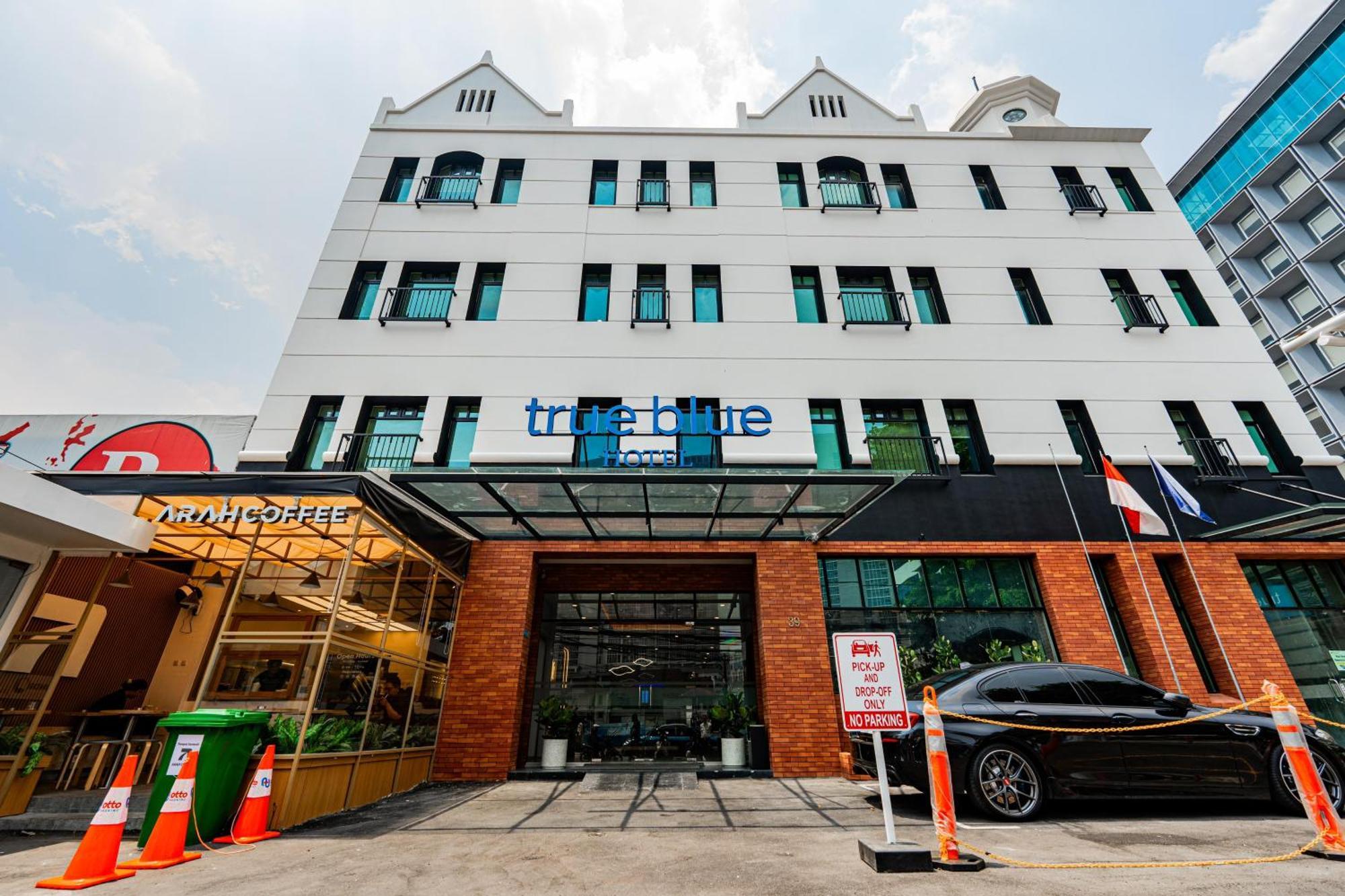 True Blue Hotel Menteng Jakarta Exterior photo